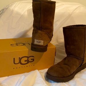 GUC Women’s Chocolate Brown Ugg Size 8